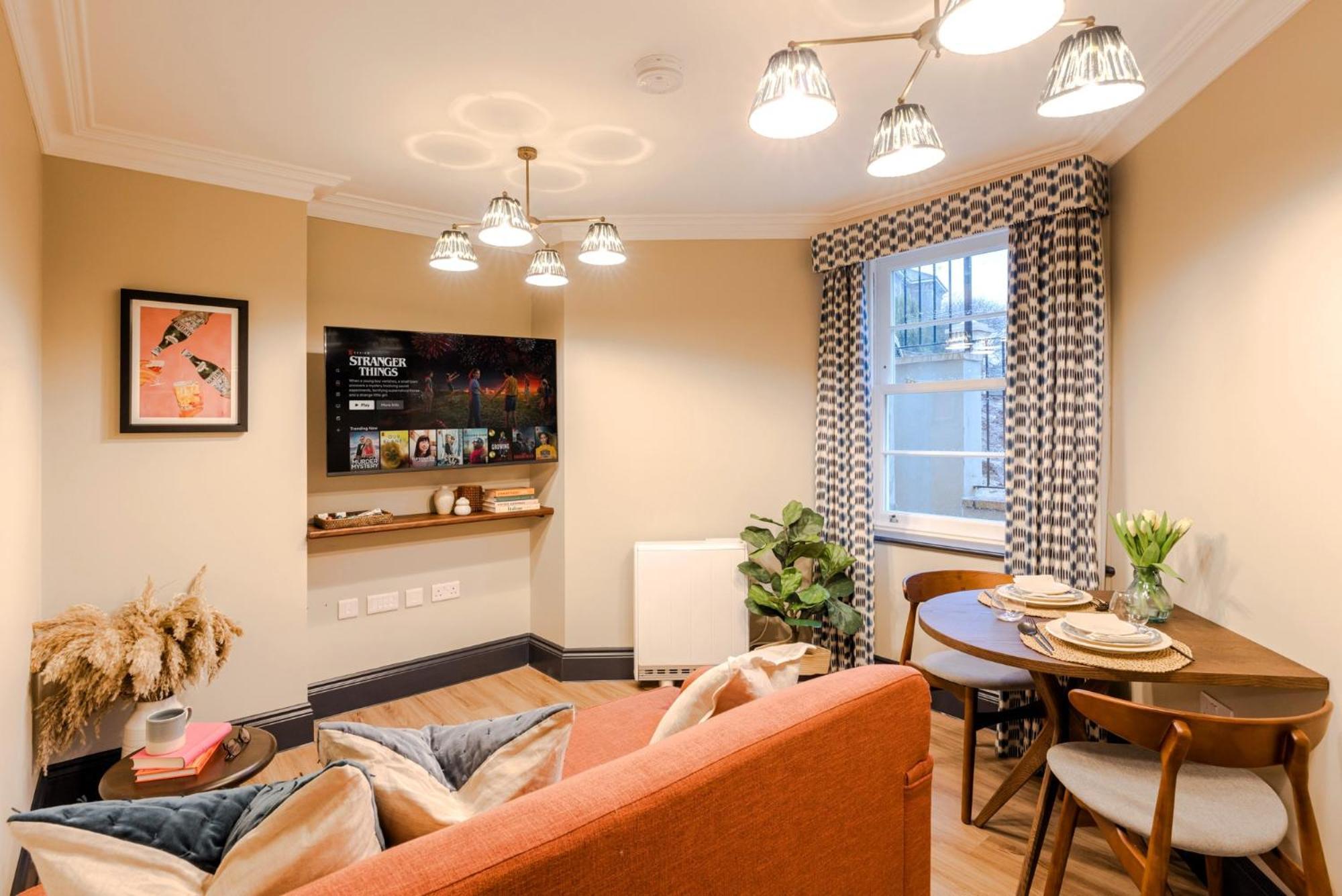 Pembroke House I Your Apartment Bristol Bagian luar foto
