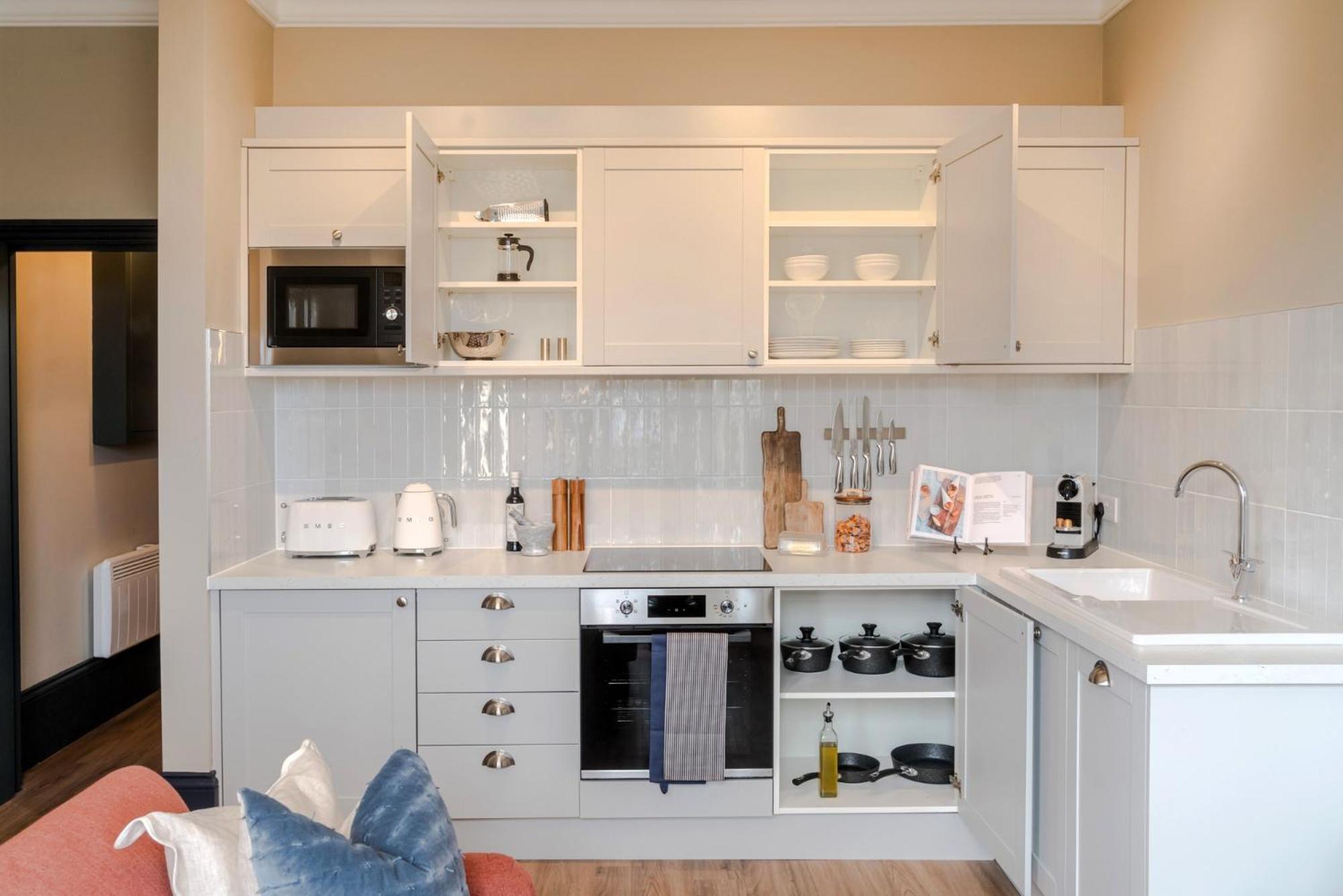 Pembroke House I Your Apartment Bristol Bagian luar foto