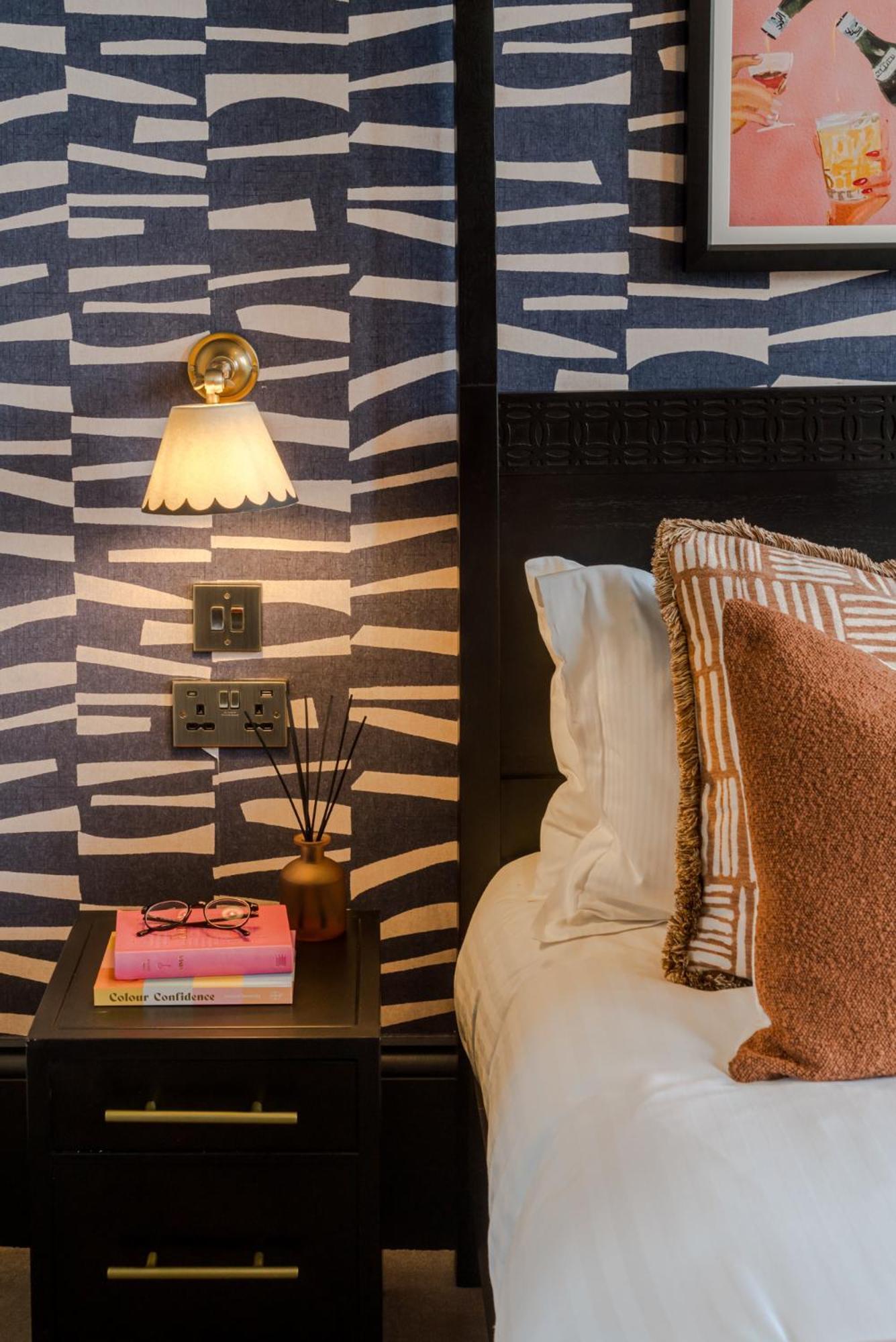 Pembroke House I Your Apartment Bristol Bagian luar foto