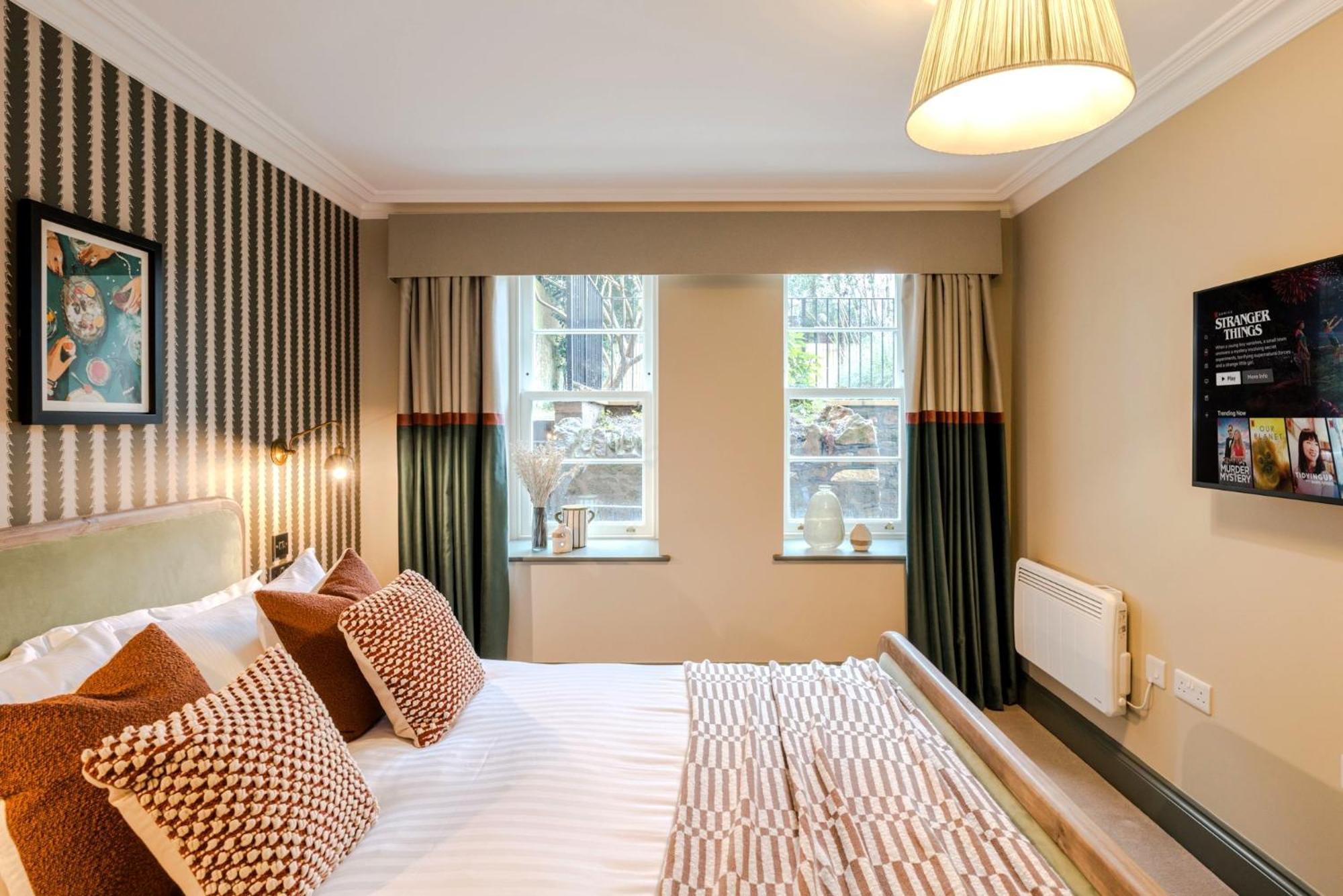 Pembroke House I Your Apartment Bristol Bagian luar foto
