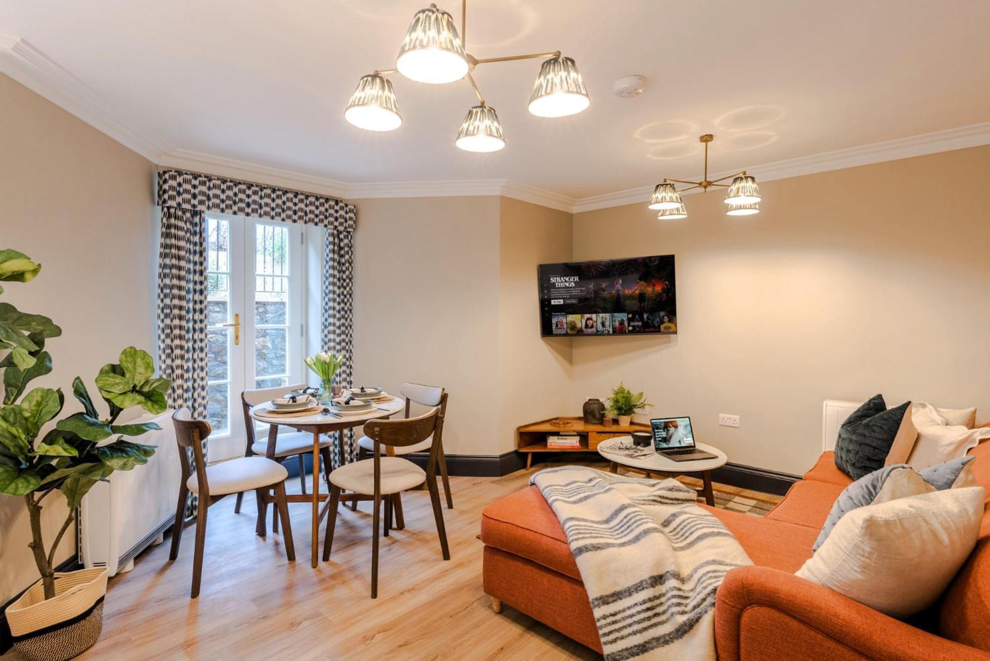 Pembroke House I Your Apartment Bristol Bagian luar foto