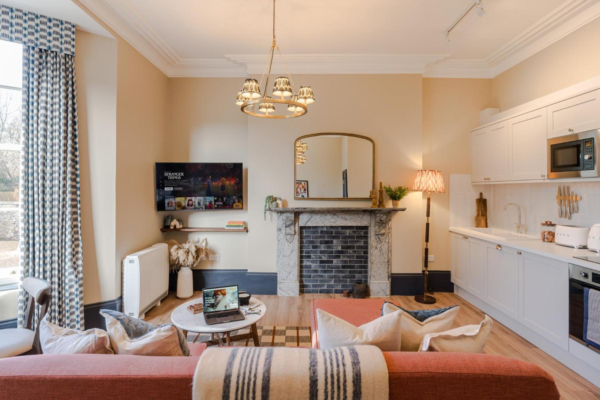 Pembroke House I Your Apartment Bristol Bagian luar foto