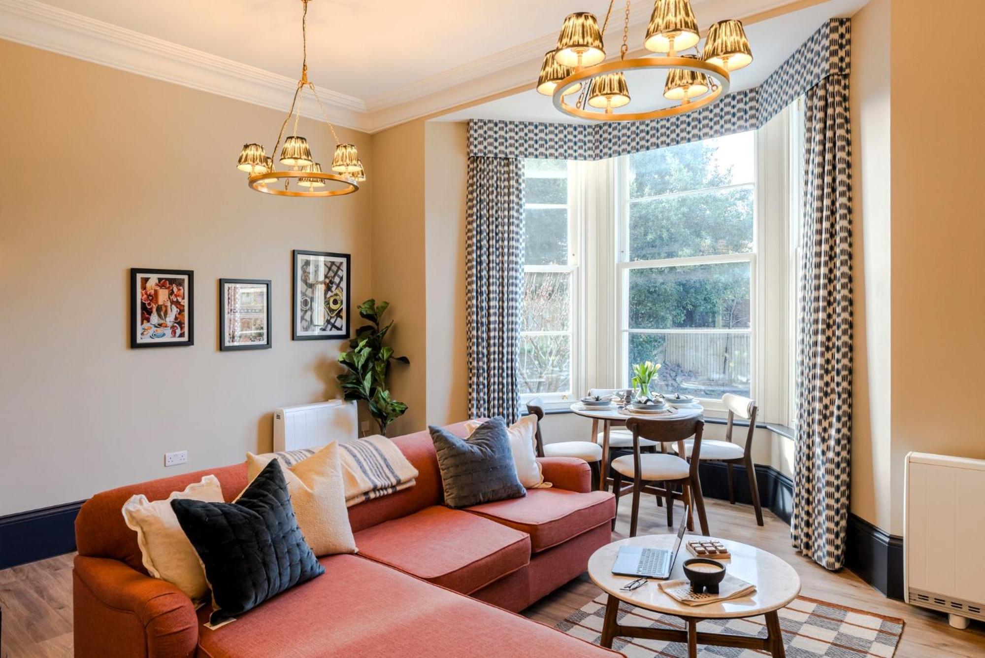 Pembroke House I Your Apartment Bristol Bagian luar foto